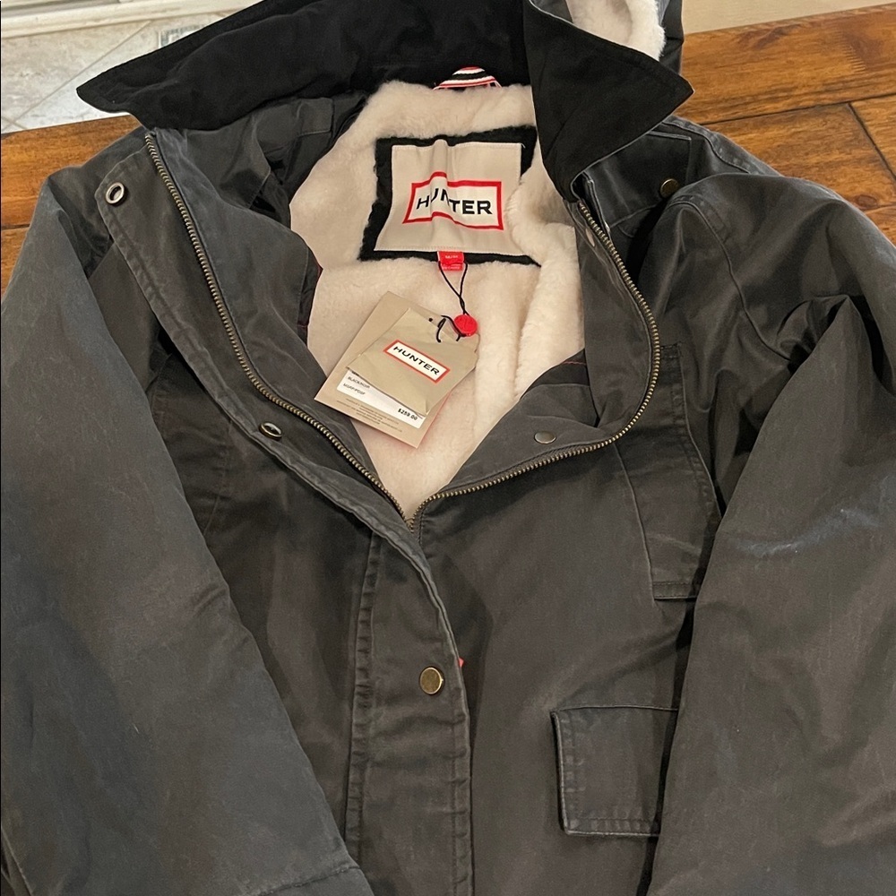 NWT HUNTER long winter hooded coat Ellie Waxed Like Padded Parka Black M